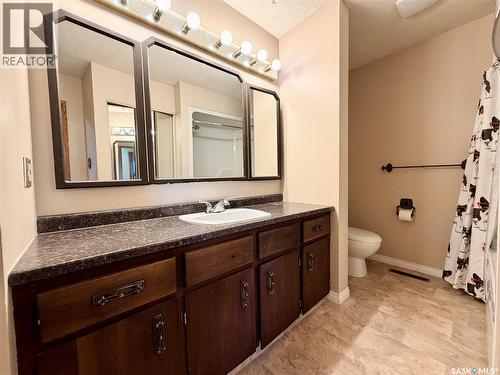 2173 Douglas Avenue, North Battleford, SK - Indoor Photo Showing Bathroom