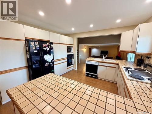 2173 Douglas Avenue, North Battleford, SK - Indoor Photo Showing Kitchen
