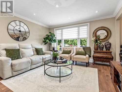 2 Grenadine Court, Toronto, ON - Indoor Photo Showing Living Room