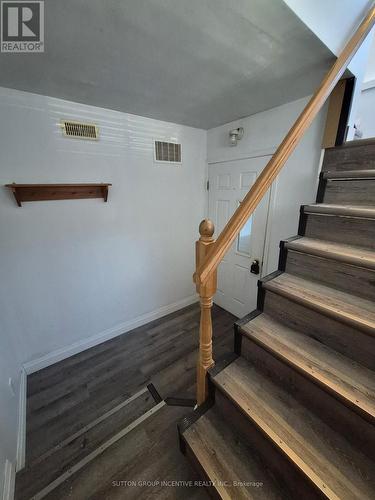 LOWER - 211 CLIFF ROAD , Barrie, Ontario L4N 3X5 3