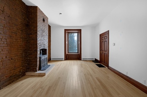 1 1232 Rue St Mathieu — photo 1