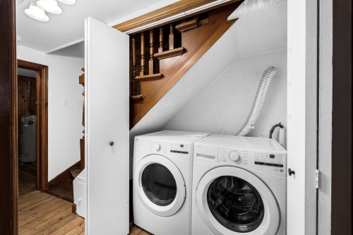 Salle de lavage - 1-1232 Rue St-Mathieu, Montréal (Ville-Marie), QC - Indoor Photo Showing Laundry Room