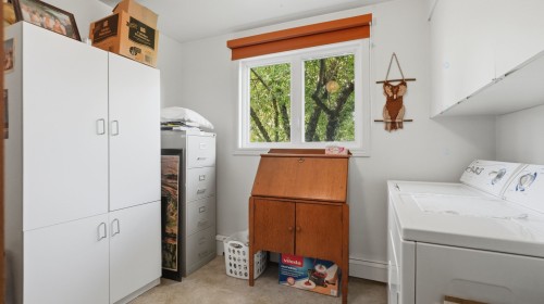 Salle de lavage - 860 27E Rue, Saint-Georges, QC - Indoor Photo Showing Laundry Room