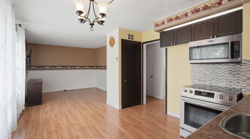 Vue d'ensemble - 755 141E Rue, Saint-Georges, QC - Indoor Photo Showing Kitchen
