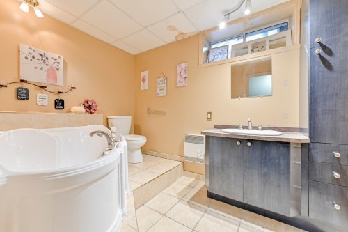 Salle de bains - 1547 Rue Picasso, Beloeil, QC - Indoor Photo Showing Bathroom