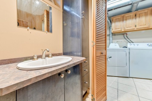Salle de bains - 1547 Rue Picasso, Beloeil, QC - Indoor