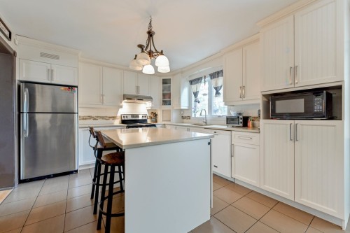 Cuisine - 1547 Rue Picasso, Beloeil, QC - Indoor Photo Showing Kitchen