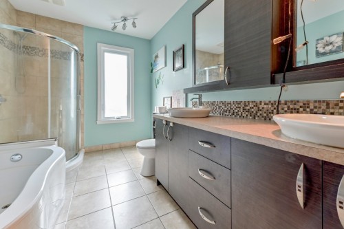 Salle de bains - 1547 Rue Picasso, Beloeil, QC - Indoor Photo Showing Bathroom