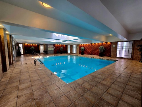 Pool - 1024-2555 Av. Du Havre-Des-Îles, Laval (Chomedey), QC - Indoor Photo Showing Other Room With In Ground Pool