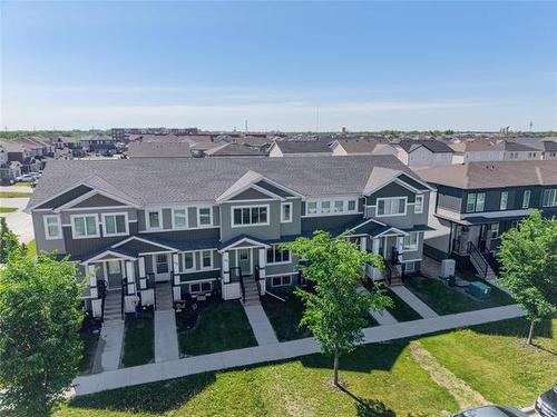 97 Lyra Gate, Winnipeg, MB 