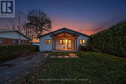 211 MOON POINT DRIVE Oro-Medonte, ON L3V 6H1
