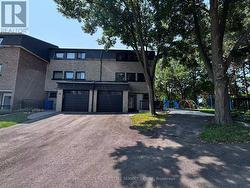 22 POPLAR CRESCENT Aurora, ON L4G 3L3