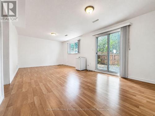 22 Poplar Crescent, Aurora, ON - Indoor Photo Showing Other Room