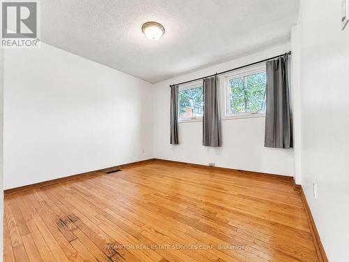 22 Poplar Crescent, Aurora, ON - Indoor Photo Showing Other Room