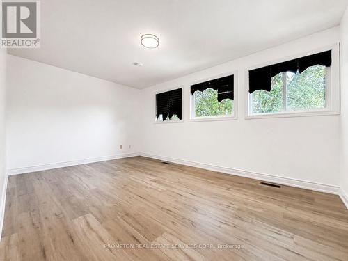 22 Poplar Crescent, Aurora, ON - Indoor Photo Showing Other Room
