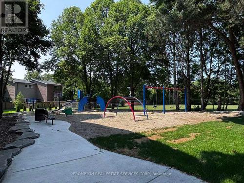 22 Poplar Crescent, Aurora, ON - Outdoor