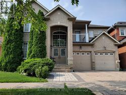 101 TOWNWOOD DRIVE Richmond Hill, ON L4E 4T2