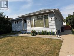 228 8th AVENUE E  Melville, SK S0A 2P0