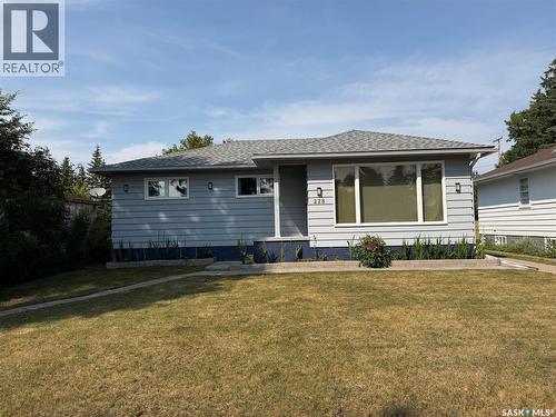 228 8Th Avenue E, Melville, SK - Outdoor