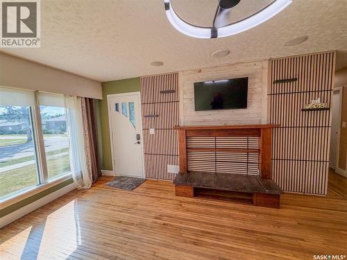 228 8Th Avenue E, Melville, SK - Indoor Photo Showing Other Room