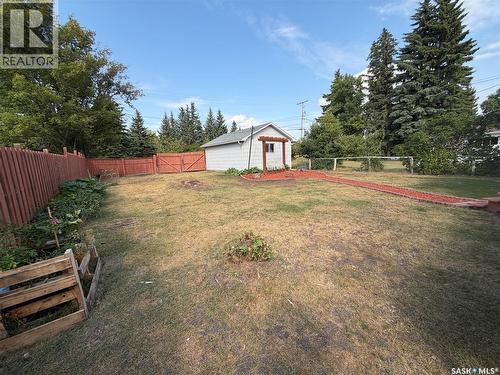 228 8Th Avenue E, Melville, SK - Outdoor