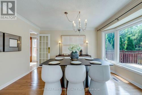 4303 Mayflower Drive, Mississauga, ON - Indoor Photo Showing Dining Room