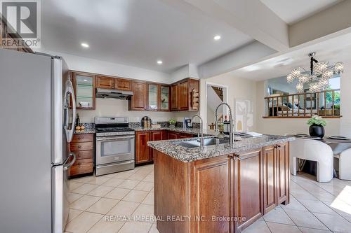 4303 Mayflower Drive, Mississauga, ON - Indoor Photo Showing Kitchen