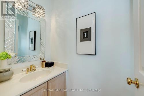 4303 Mayflower Drive, Mississauga, ON - Indoor Photo Showing Bathroom