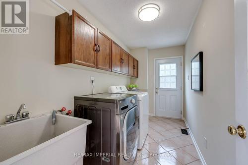 4303 Mayflower Drive, Mississauga, ON - Indoor Photo Showing Laundry Room