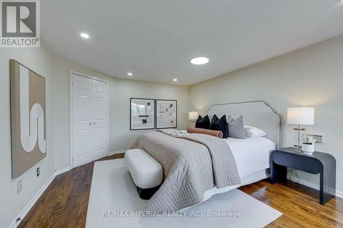 4303 Mayflower Drive, Mississauga, ON - Indoor Photo Showing Bedroom