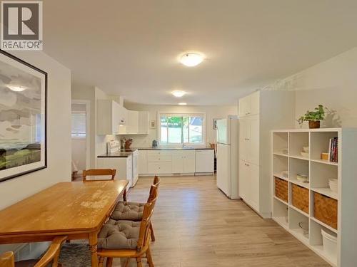 5720 Allen Ave, Powell River, BC - Indoor Photo Showing Other Room