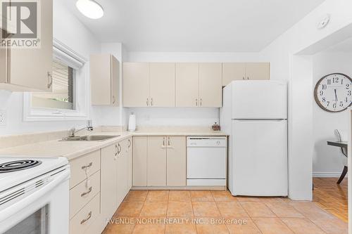 - - 104 Bannerhill Private, Ottawa, ON - Indoor Photo Showing Kitchen
