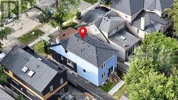 88 WANISKA AVENUE Toronto, ON M8Y 1R3