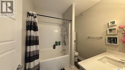 4046 33Rd Street W, Saskatoon, SK - Indoor Photo Showing Bathroom