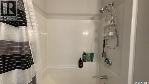 4046 33Rd Street W, Saskatoon, SK - Indoor Photo Showing Bathroom