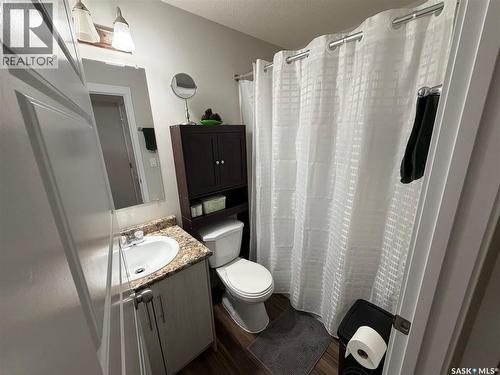 4046 33Rd Street W, Saskatoon, SK - Indoor Photo Showing Bathroom