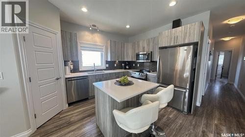 4046 33Rd Street W, Saskatoon, SK - Indoor Photo Showing Kitchen