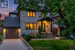 52 GLENADEN AVENUE E Toronto, ON M8Y 2L3