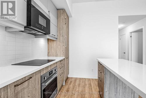 1806 - 292 Verdale Crossing, Markham, ON - Indoor Photo Showing Kitchen