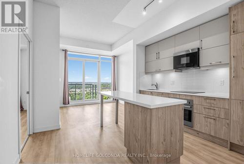1806 - 292 Verdale Crossing, Markham, ON - Indoor Photo Showing Kitchen With Upgraded Kitchen
