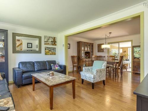 319 Birchcrest Drive, Cambridge, NS - Indoor Photo Showing Living Room