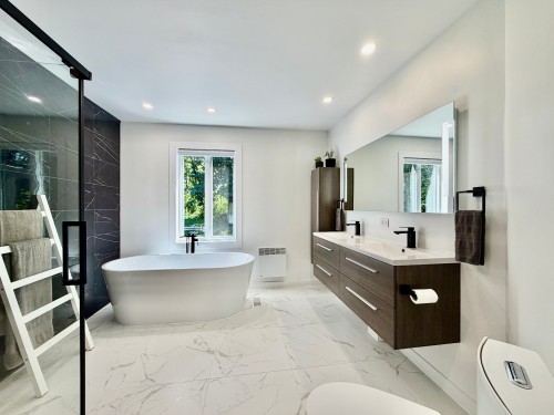 Bathroom - 45 Tsse Raymond, Saint-André-D'Argenteuil, QC - Indoor Photo Showing Bathroom