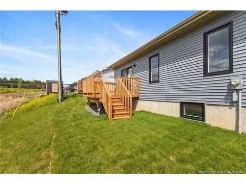 93 Attenborough Dr, Fredericton, NB 