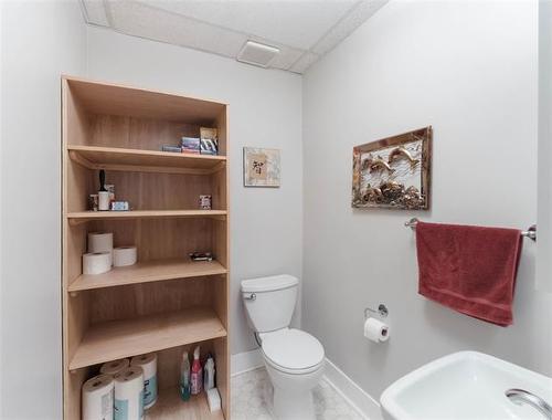 218 Austin St, Winnipeg, MB - Indoor Photo Showing Bathroom