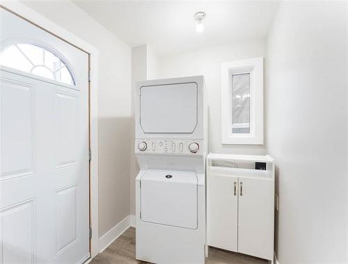 218 Austin St, Winnipeg, MB - Indoor Photo Showing Laundry Room