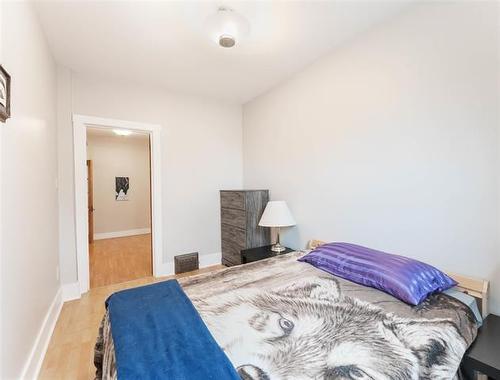 218 Austin St, Winnipeg, MB - Indoor Photo Showing Bedroom