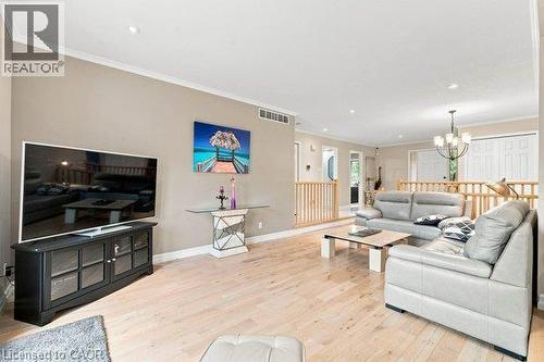 363 Twinflower Crescent, Waterloo, ON - Indoor Photo Showing Living Room