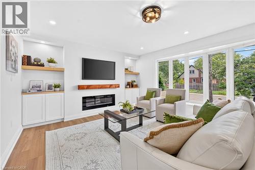 138 Rendell Boulevard, Hamilton, ON - Indoor Photo Showing Living Room With Fireplace