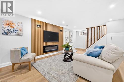 138 Rendell Boulevard, Hamilton, ON - Indoor Photo Showing Living Room With Fireplace