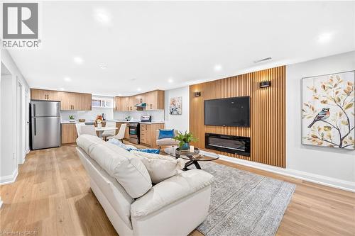 138 Rendell Boulevard, Hamilton, ON - Indoor Photo Showing Living Room With Fireplace